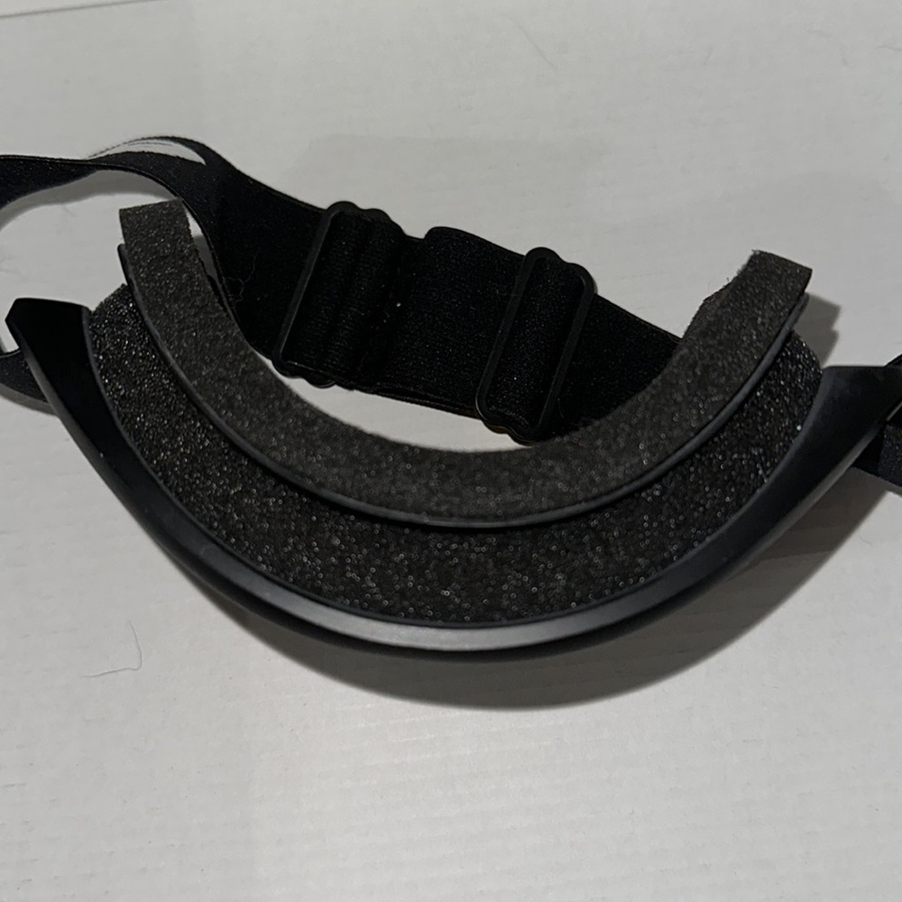 Smith Goggles With Adjustable Strap - image 7